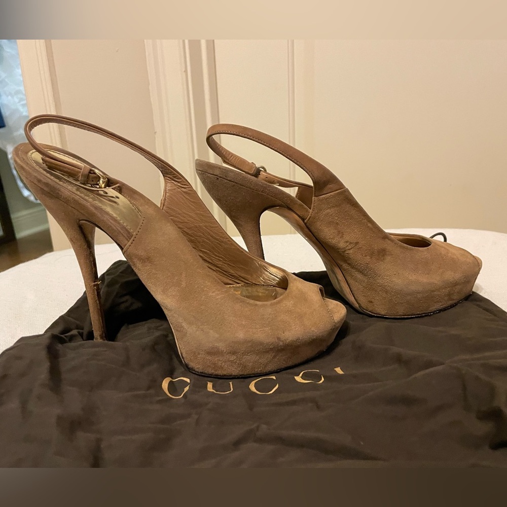 Gucci Sofia Beige Suede Peep-Toe Pumps